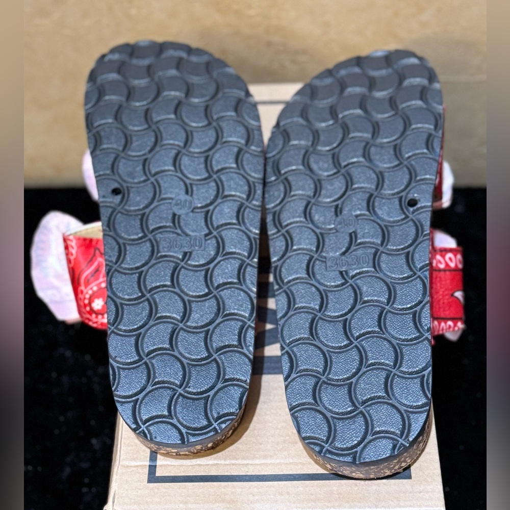 Coco+Carmen Red Bandana Slide Slippers open toe Sandals - Size 9 - Picture 7 of 8